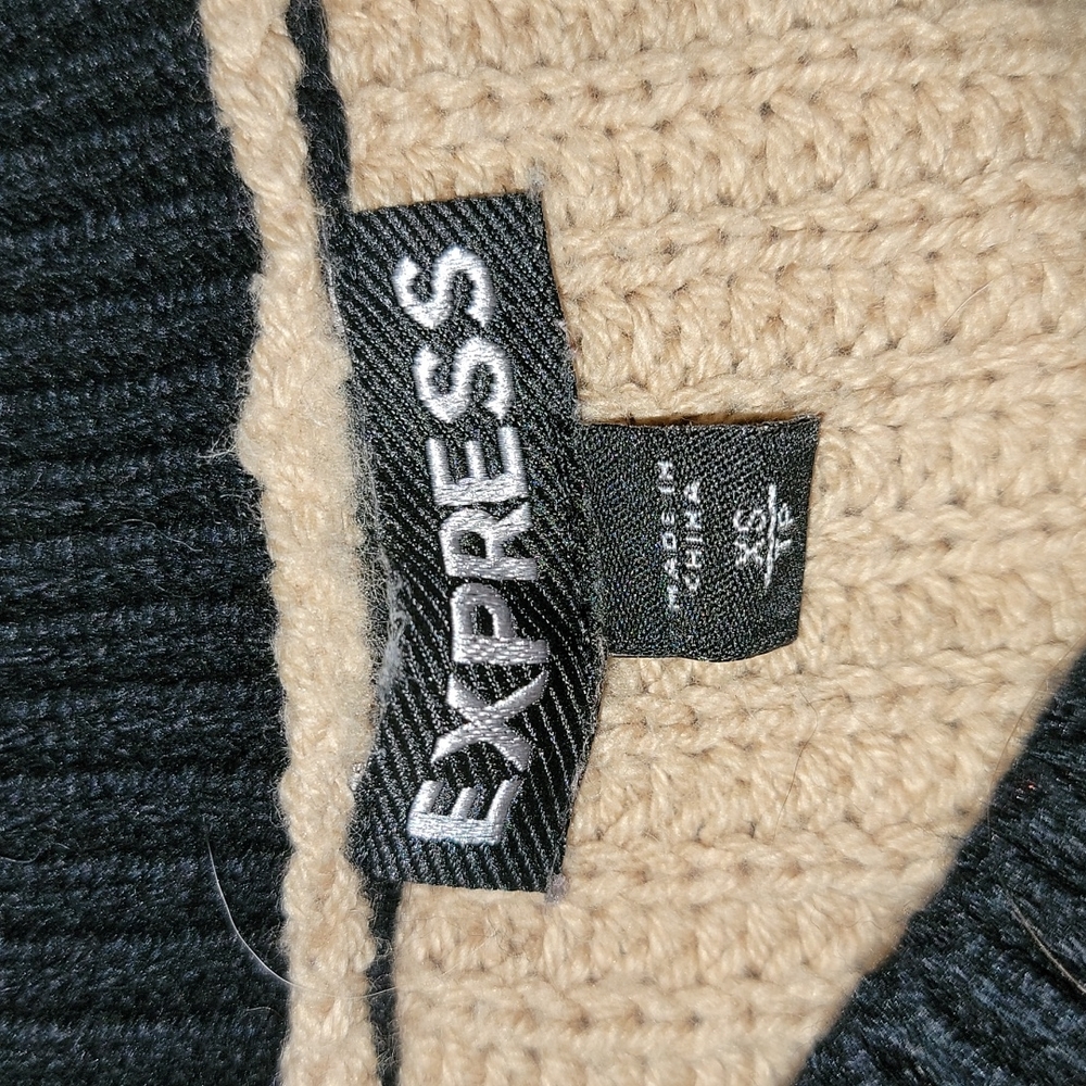 Express Women's Sweater - Picture 3 of 4
